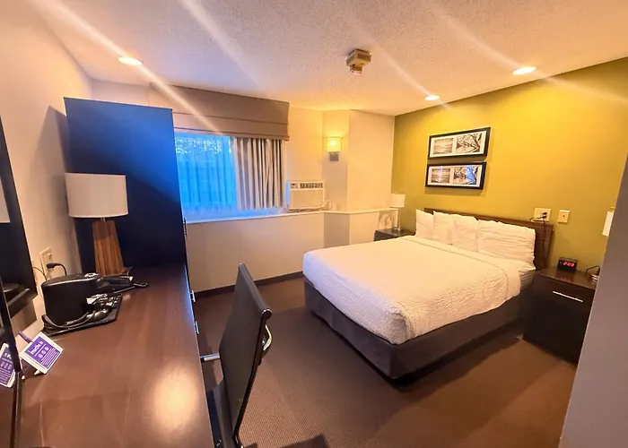 Sleep Inn & Suites Niantic North